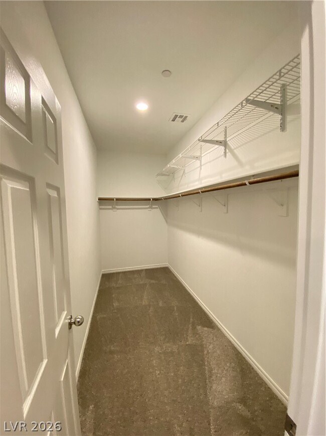 Building Photo - 3176 Fern Nook Ave