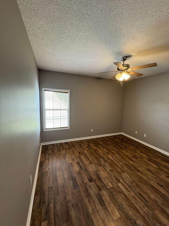 Building Photo - 218 Wakefield Way