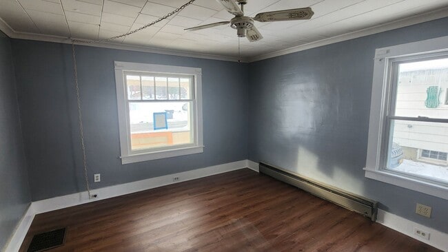 Building Photo - Cozy 3 bedroom Cape Cod with attached garage! First floor offers living room, formal dining, and ...