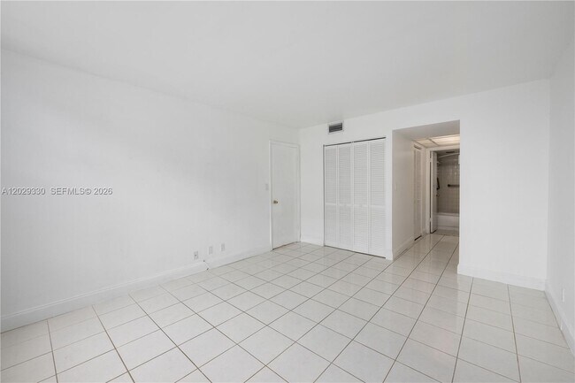 Building Photo - 16710 NE 9th Ave