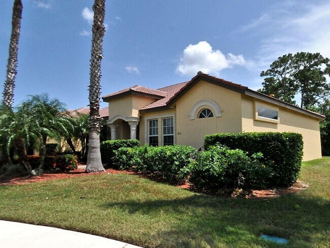Building Photo - SPACIOUS 3 BEDROOM, 2 BATH +DEN IN THE VINEYARDS