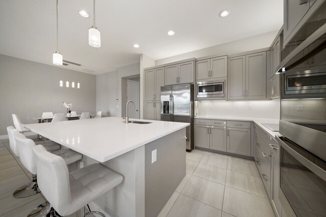 Kitchen - 15371 Green River Ct