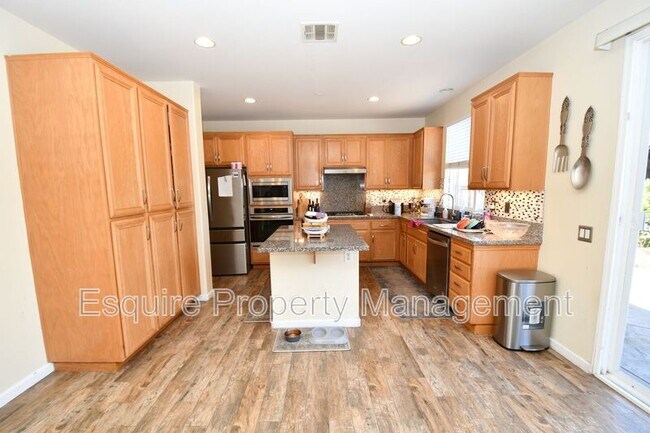 Building Photo - 371 Huerta St