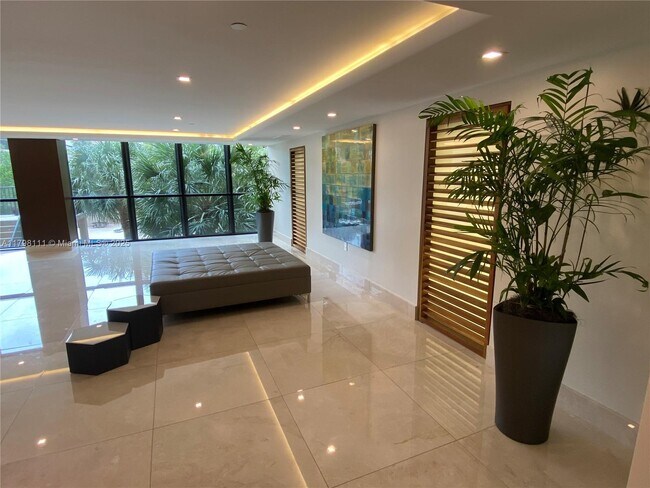 Building Photo - 540 Brickell Key Dr