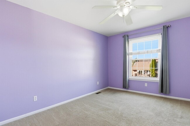 Building Photo - 3084 Village Cir