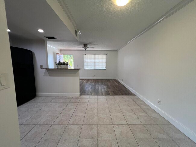 Building Photo - 4175 Oak Terrace Dr