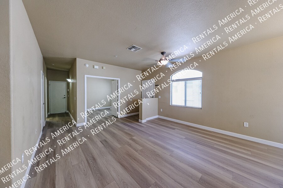 Building Photo - 2401 E Rio Salado Pkwy