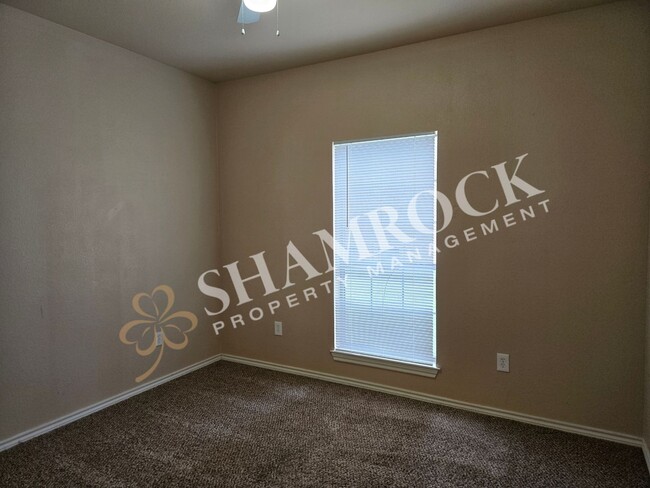Building Photo - 2/1 Fourplex in Midway ISD!