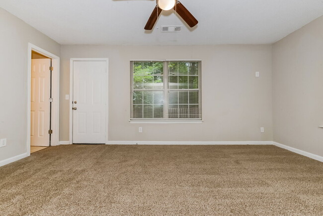 Building Photo - 3826 Dogwood Farm Rd