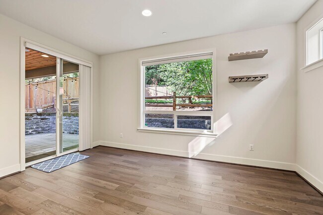 Building Photo - 2359 NE 150th St