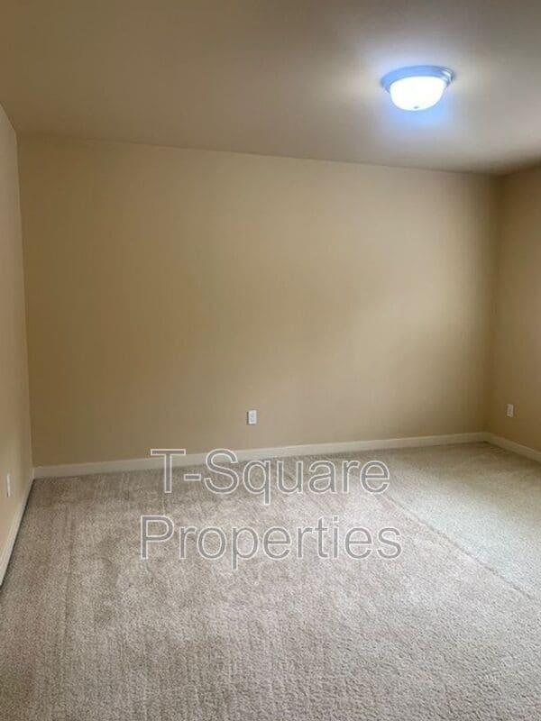 Building Photo - 10218 242nd Ave NE