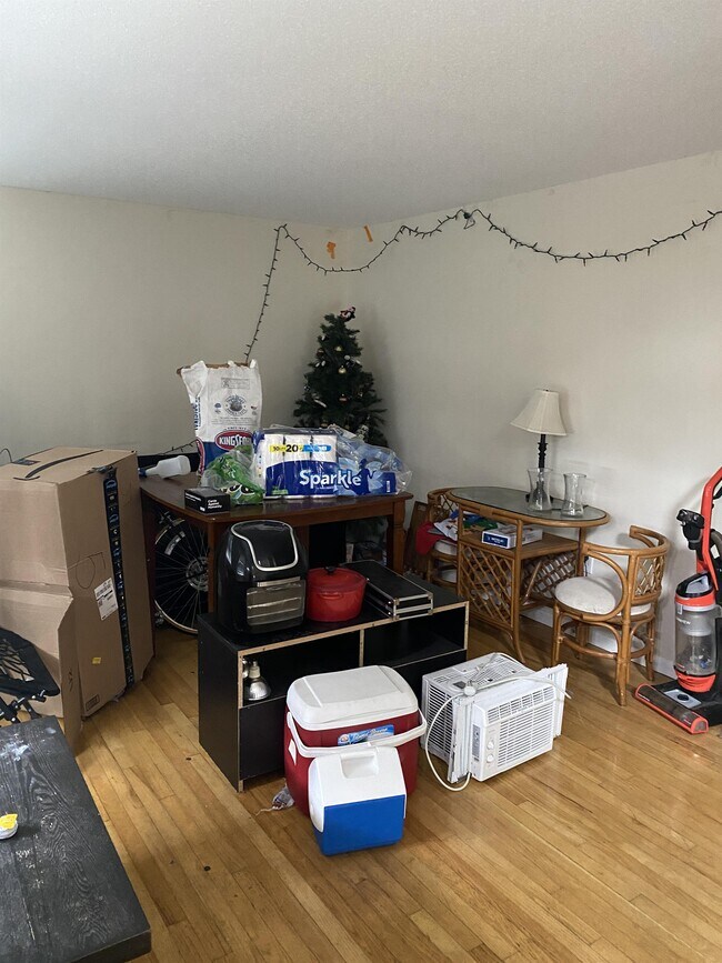 Building Photo - 5 Sunnyside Ave