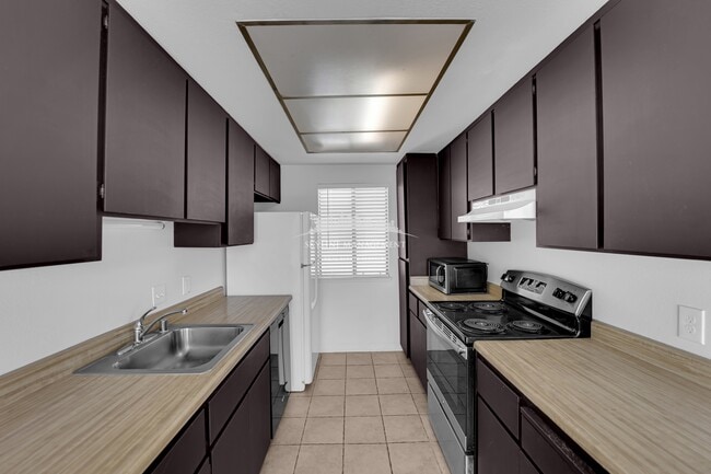 Building Photo - 4380 Gannet Cir