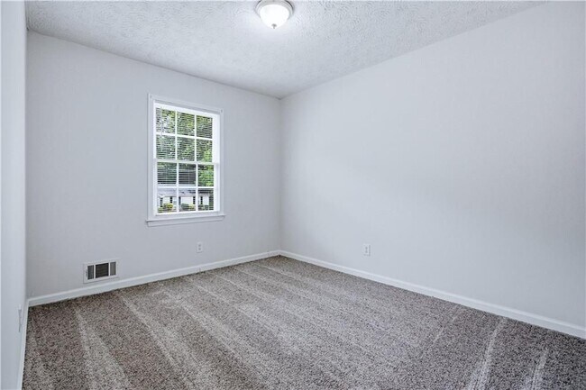 Building Photo - 1600 Sugar Plum Dr SW