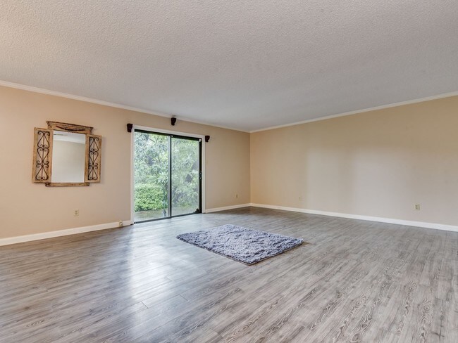 Building Photo - 9305 Springwood Dr