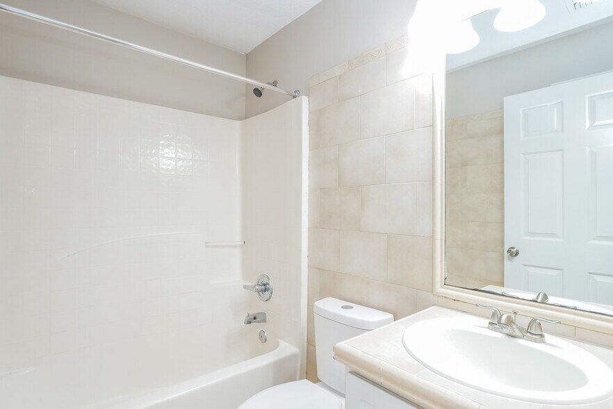 Building Photo - 39 Peterlee Ct