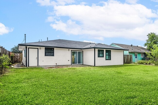 Building Photo - 404 Glenmore Dr