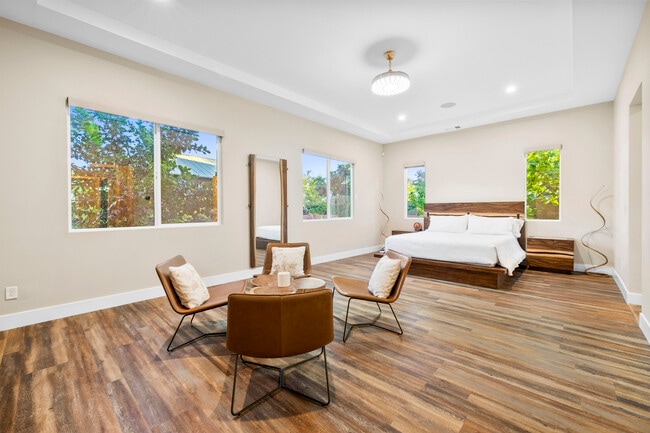 Building Photo - 8396 Sweetwater Creek Way