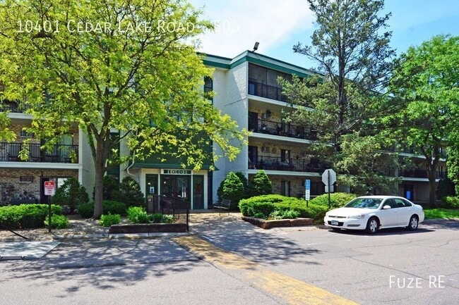Building Photo - 10401 Cedar Lk Rd S