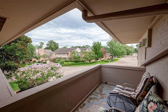 Building Photo - 642 S Ripple Creek Dr