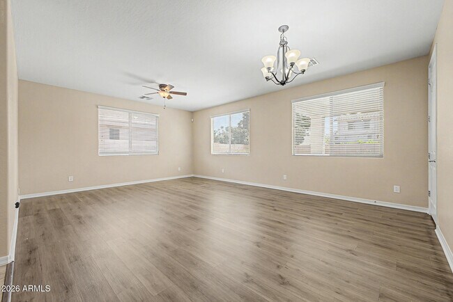 Building Photo - 2531 E Eleana Ln