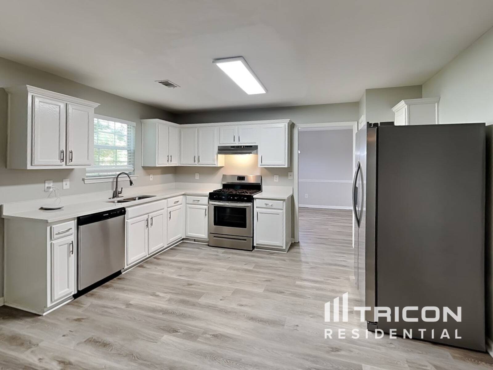 Building Photo - 10587 Village Trail