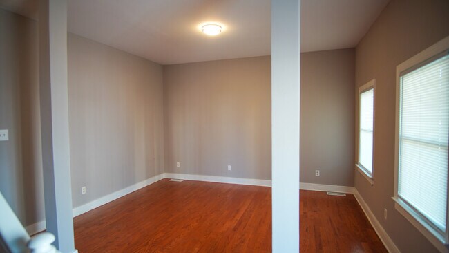 Building Photo - 1218 Bainbridge St