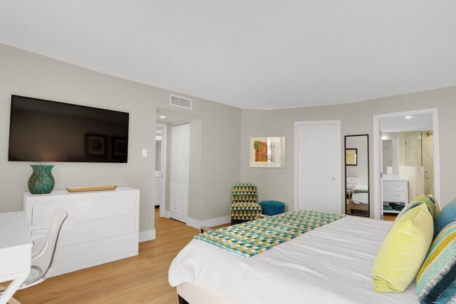 Building Photo - 5420 N Ocean Dr