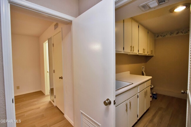 Building Photo - 5710 Mira Grande Dr