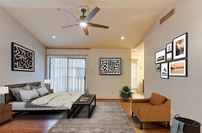 Building Photo - 7350 Kirby Dr