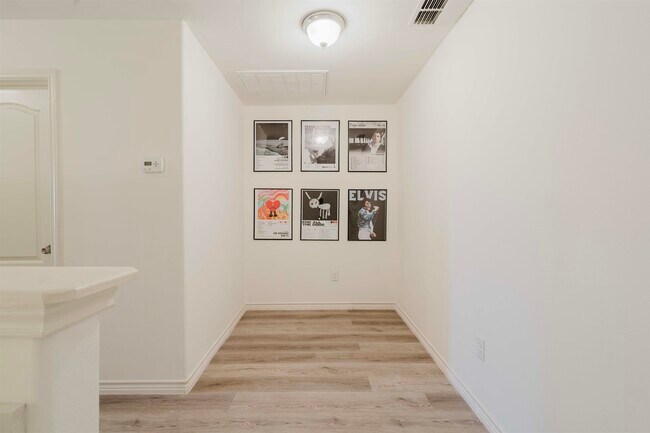 Building Photo - 5704 Montevista Dr