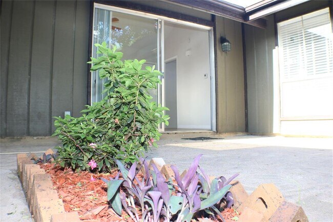 Building Photo - 4622 Country Creek Dr