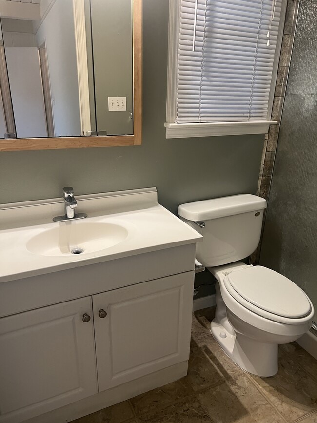 Building Photo - 2217 Madera Rd