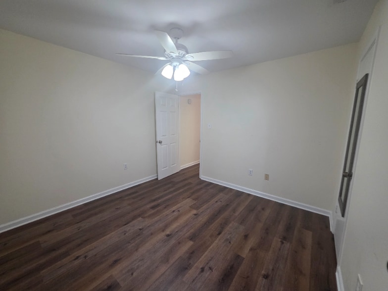 Building Photo - 4780 Pontchartrain Dr