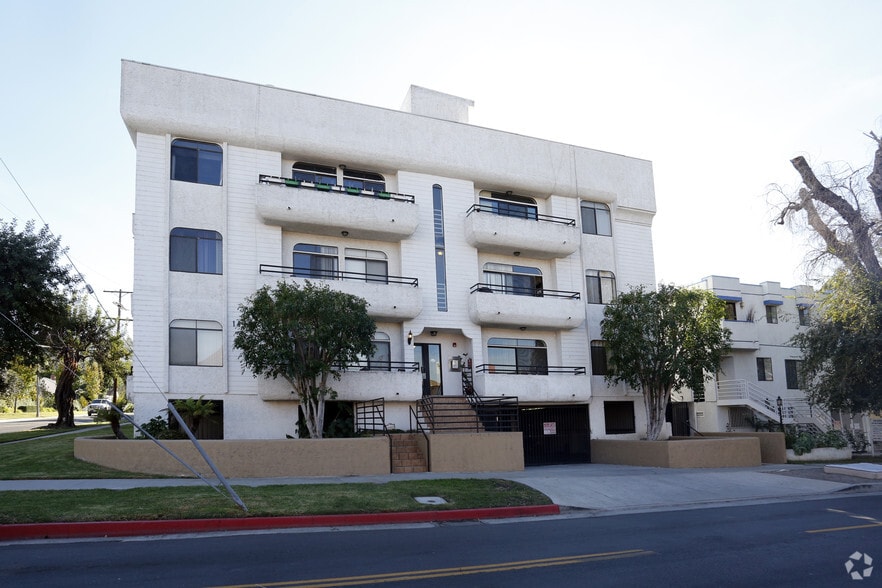 Building Photo - 14400 Dickens St