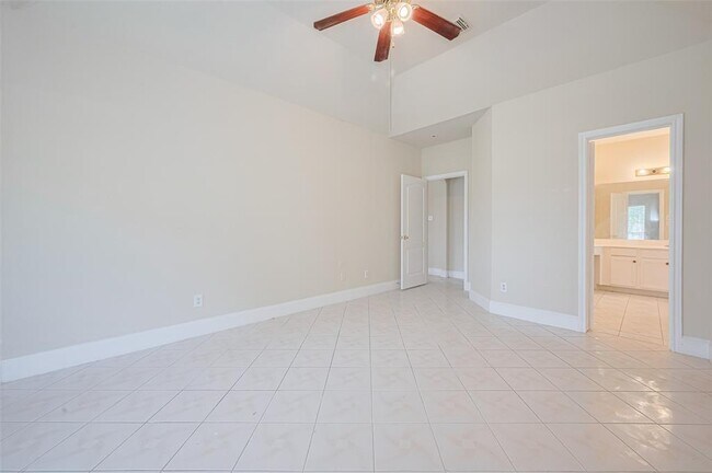 Building Photo - 14203 Torrey Village Dr