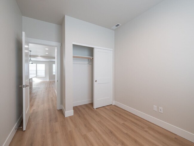 Building Photo - 9389 SW Eunice Ln