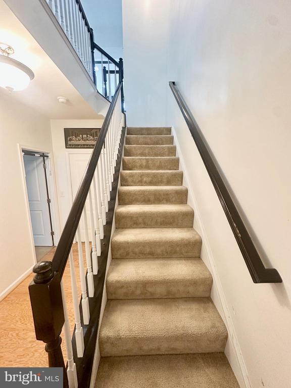 Building Photo - 19 Steeplechase Dr