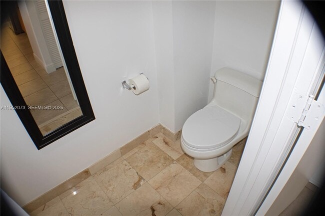 Building Photo - 6917 Collins Ave