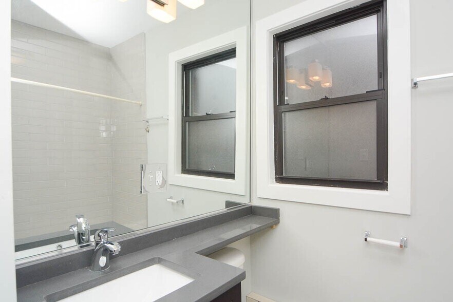 Building Photo - 2903 N Mildred Ave