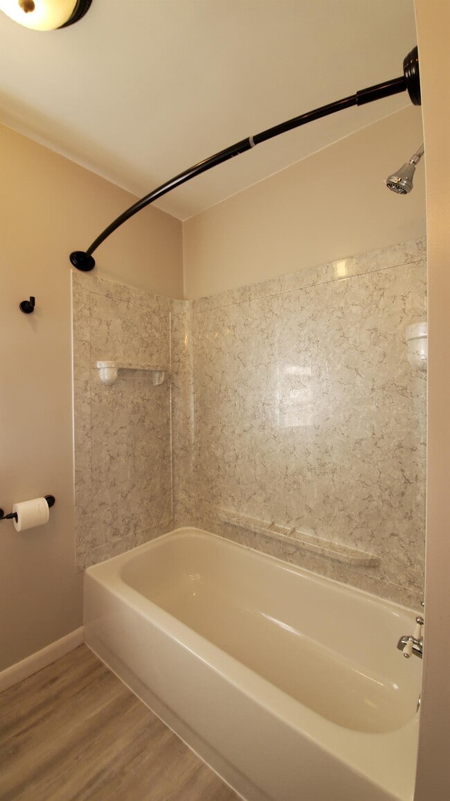 Building Photo - 3339 Henderson Ave SE