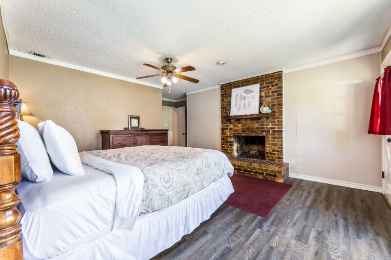 Building Photo - 607 N Duncanville Rd