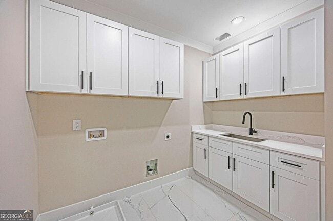 Building Photo - 83 Deer Cyn Dr