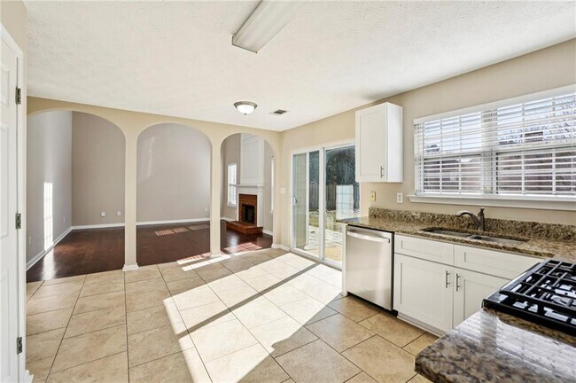 Building Photo - 1348 Woodcutt Pl