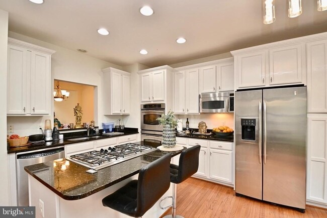 Building Photo - 8240 Gunston Commons Way