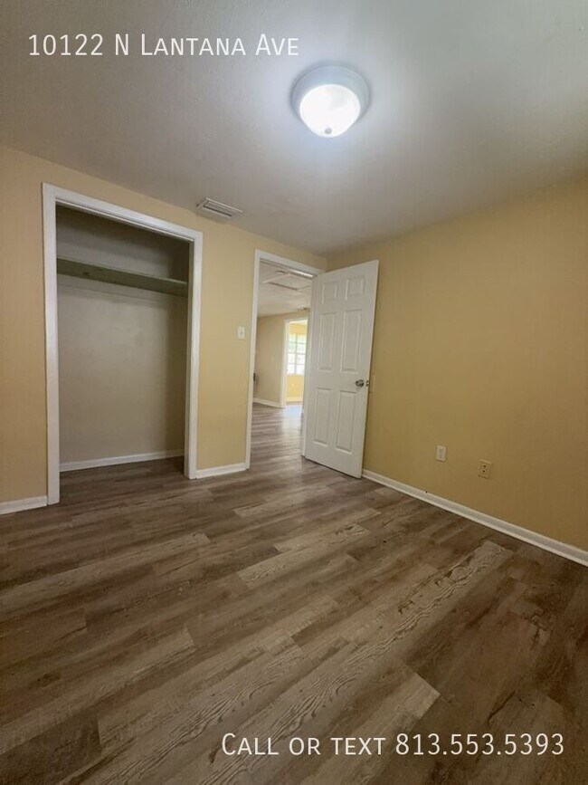 Building Photo - 10122 N Lantana Ave