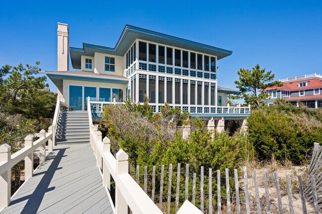 Building Photo - 886 Debordieu Blvd