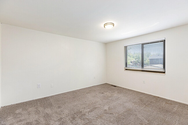 Building Photo - 37331 Clubhouse Dr