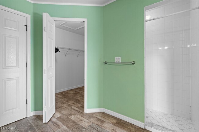 Building Photo - 2613 39th St SW