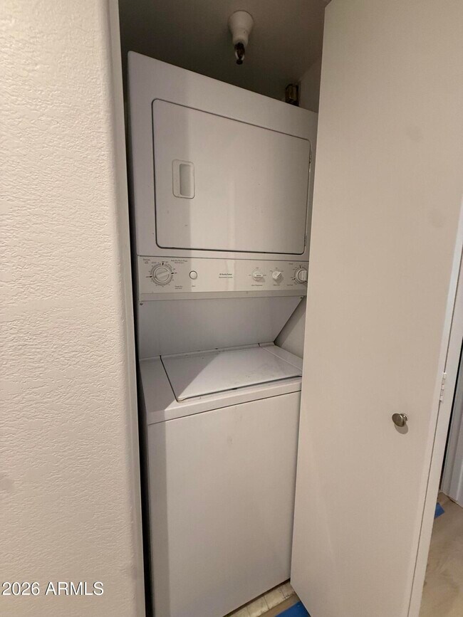 Building Photo - 255 S Kyrene Rd